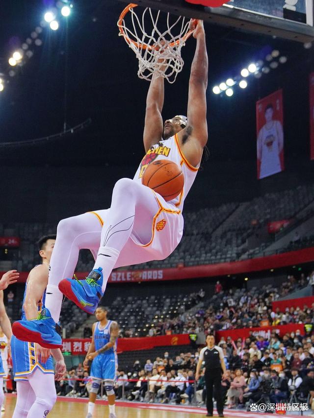 开云注册-包含冲刺阶段意甲焦点战；北京首钢造点机会；引发热议；更衣室氛围转暖的词条