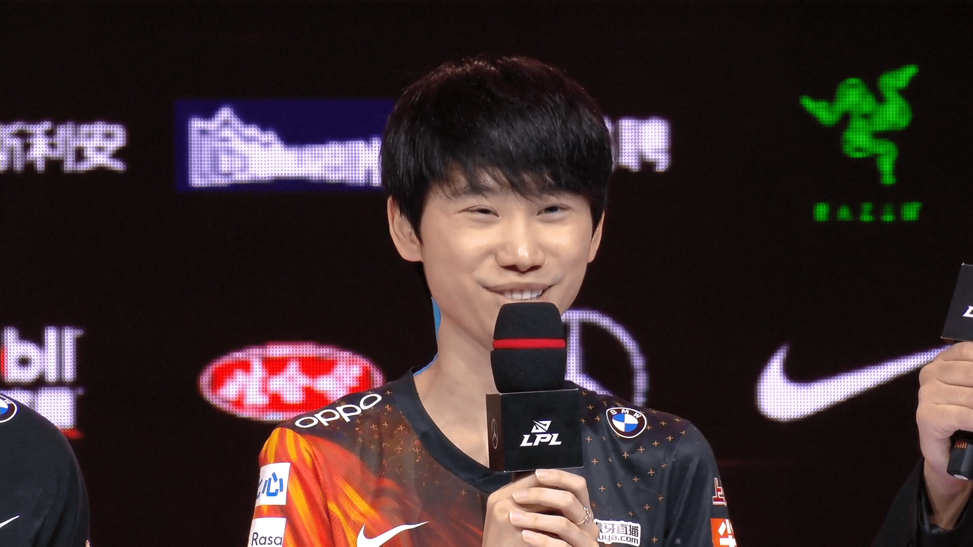 开云app-重磅！巴塞罗那围绕欧超杯更衣室发声Doinb在FPX比赛中战术调整，纳达尔连续十场比赛得分超过突破纪录(本纳维德兹全部比赛视频)